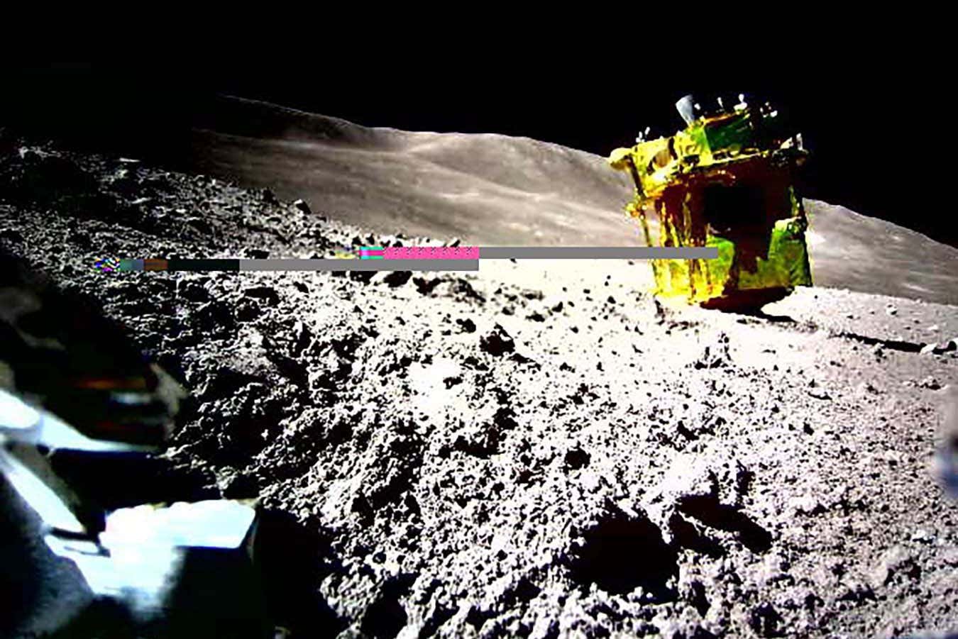 Los vehículos lunares japoneses que giran y saltan envían imágenes de la luna