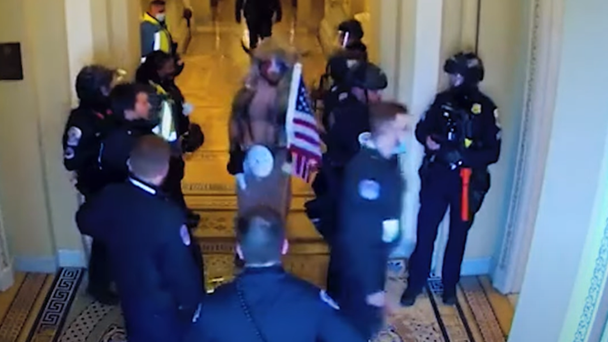 Trump critica la ‘estafa’ del Comité del 6 de enero tras informes de que eliminaron más de 100 archivos cifrados