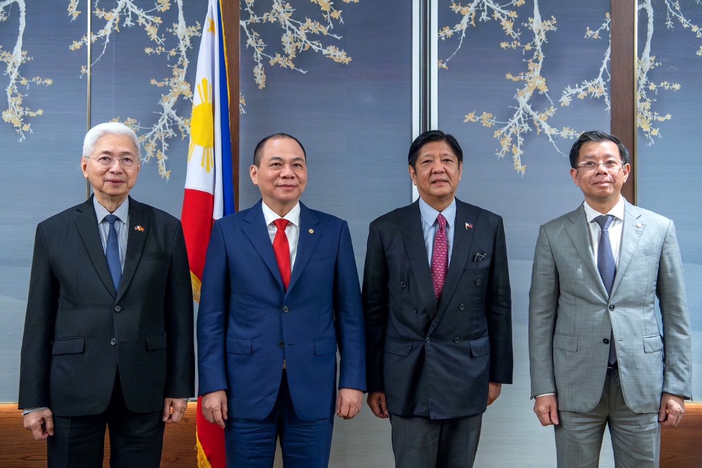 El presidente de Filipinas se reúne con el presidente de Vingroup en Hanoi