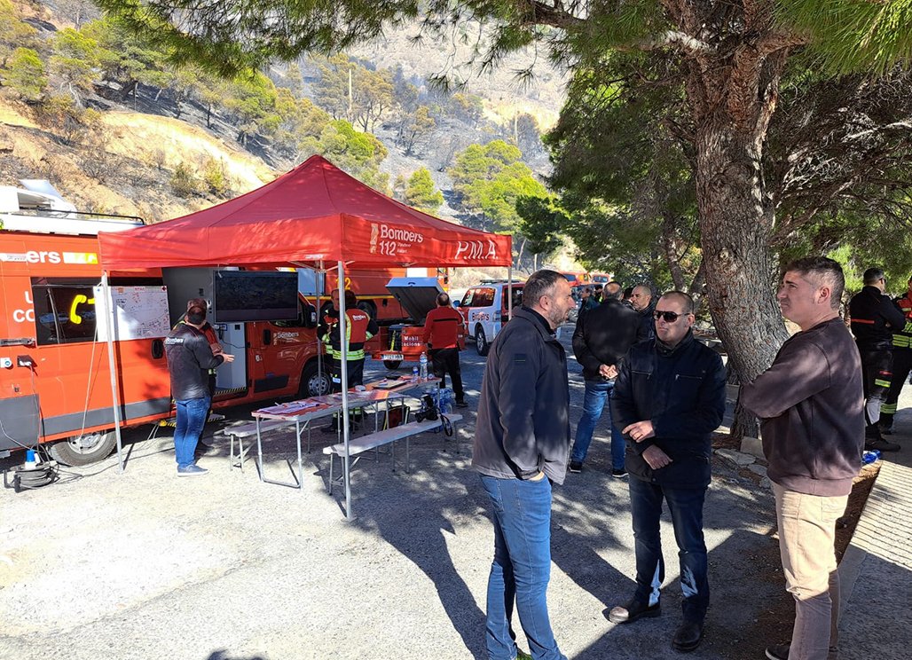 El alcalde expresa su agradecimiento a los bomberos « Euro Weekly News