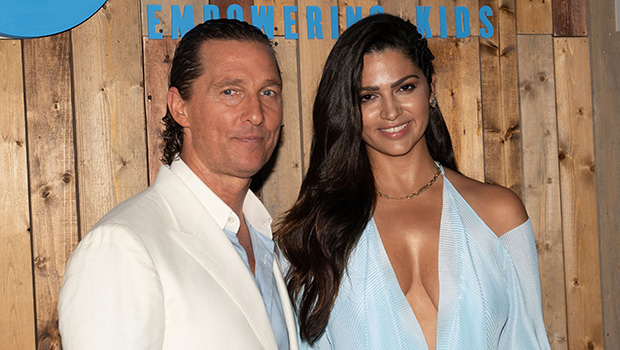 Matthew McConaughey llama a su esposa Camila ‘Hot Mamma’ en su 41 cumpleaños – Hollywood Life
