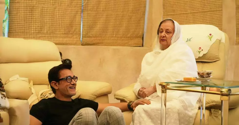 Saira Banu pasa la víspera de Año Nuevo con Aamir Khan y su familia y escribe una nota sincera