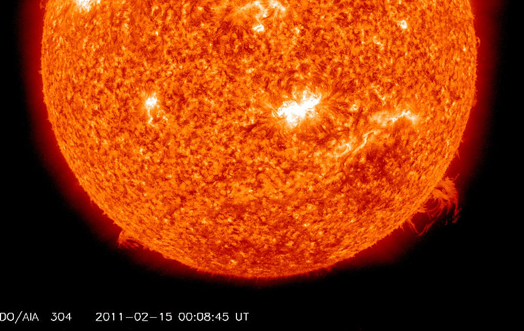 Se considera que las tormentas solares provocan interrupciones en las comunicaciones y apagones de radio