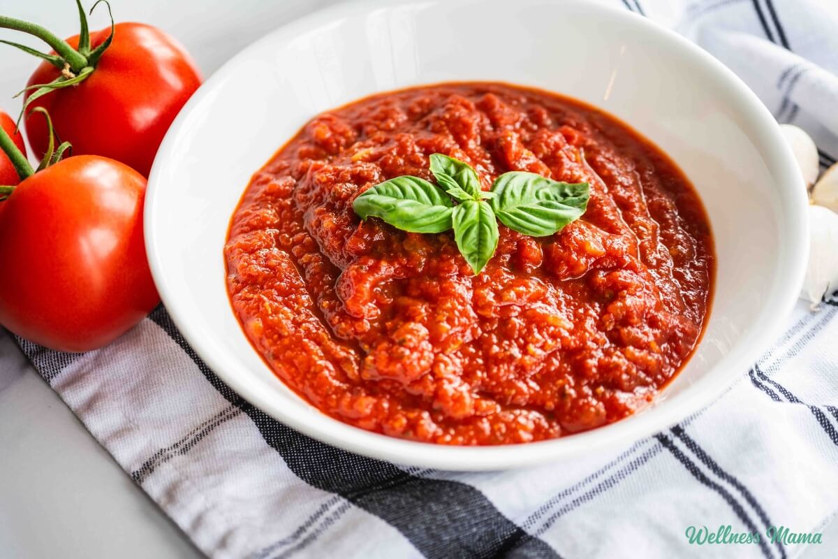 Receta auténtica de salsa de espagueti (tomates frescos o enlatados)