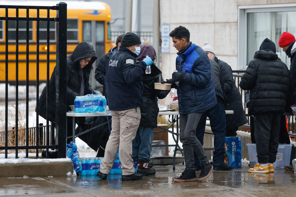 Tormenta en el Golfo de México provoca lluvias torrenciales y tormentas eléctricas severas en el sur de EE. UU.