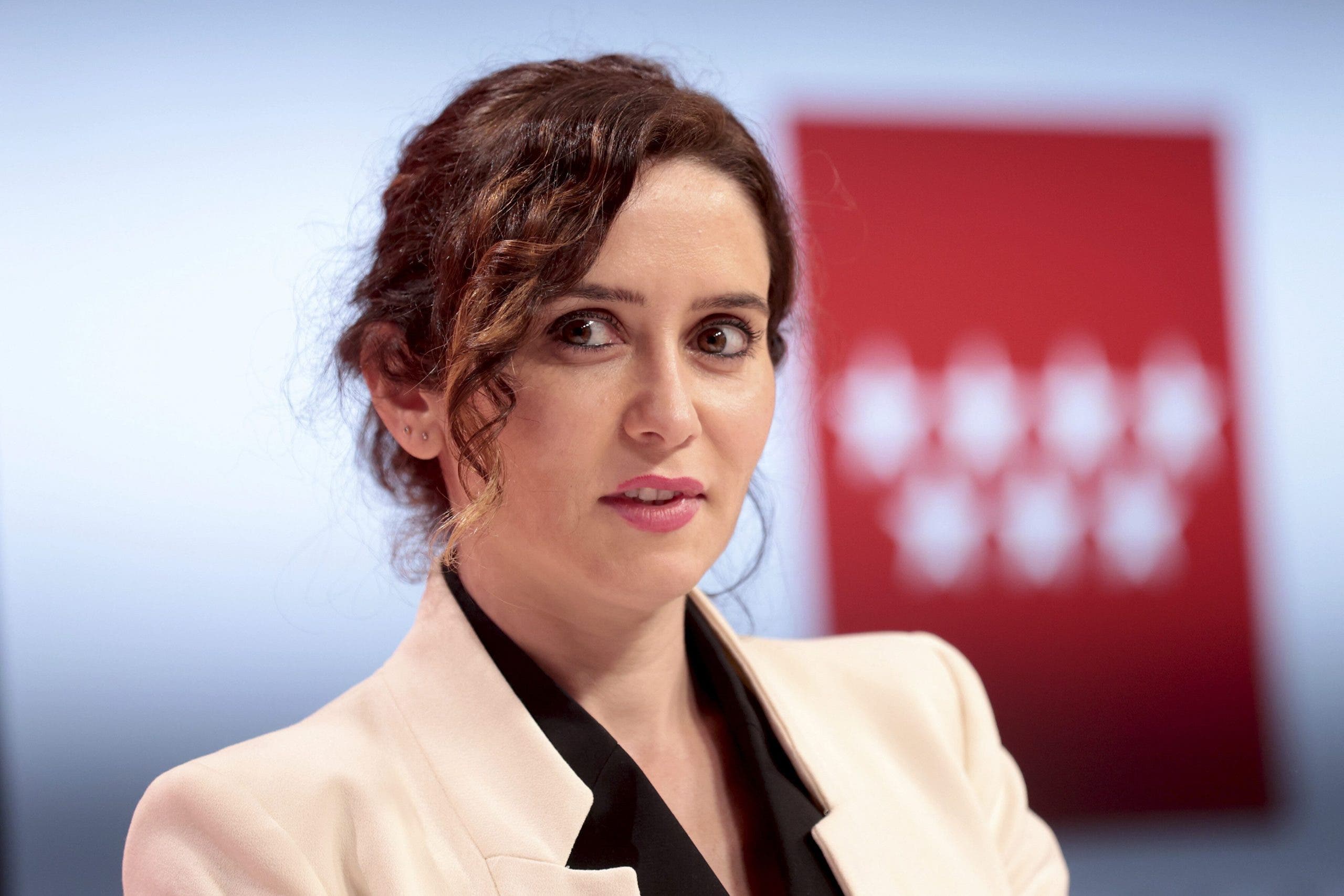 La primera ministra de Madrid provoca la ira de los aficionados del Rayo Vallecano: Isabel Ayuso sugiere que el estadio debería trasladarse fuera del distrito obrero de la capital de España