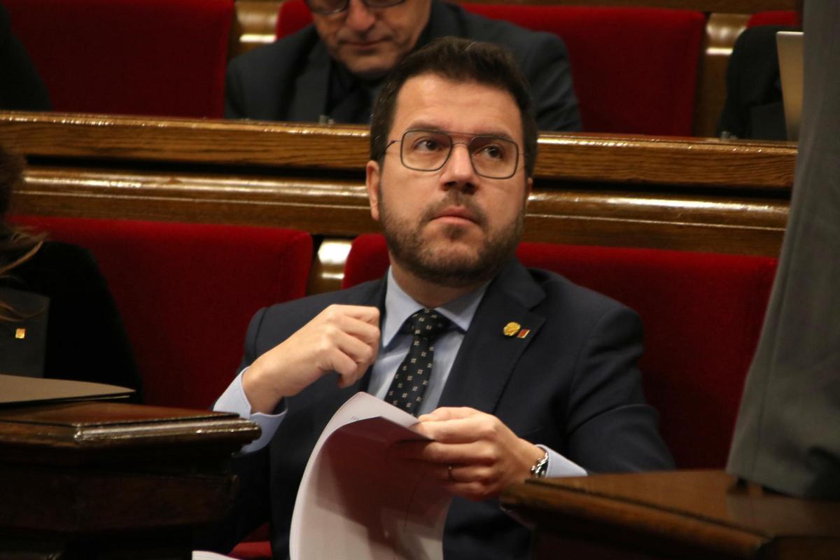 Aragonès descarta paralizar el Hard Rock y complicar el apoyo de los Comuns a las cuentas