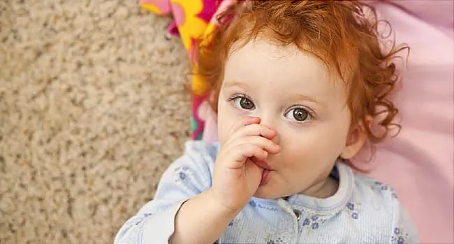 Ayude a los niños a dejar de chuparse el dedo: 9 consejos