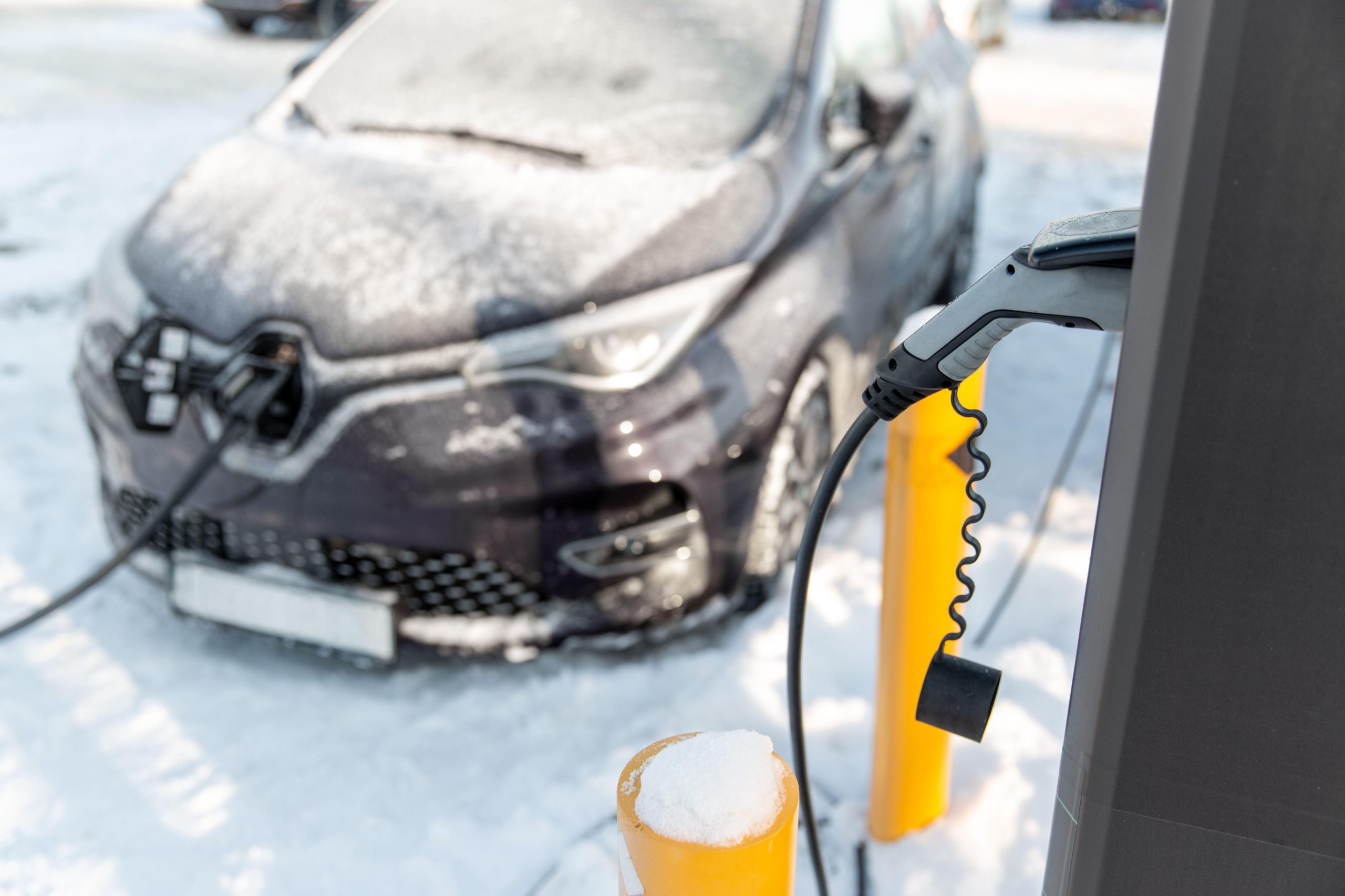 Los vehículos eléctricos no están preparados para el calor y el frío extremos.  He aquí cómo solucionarlos