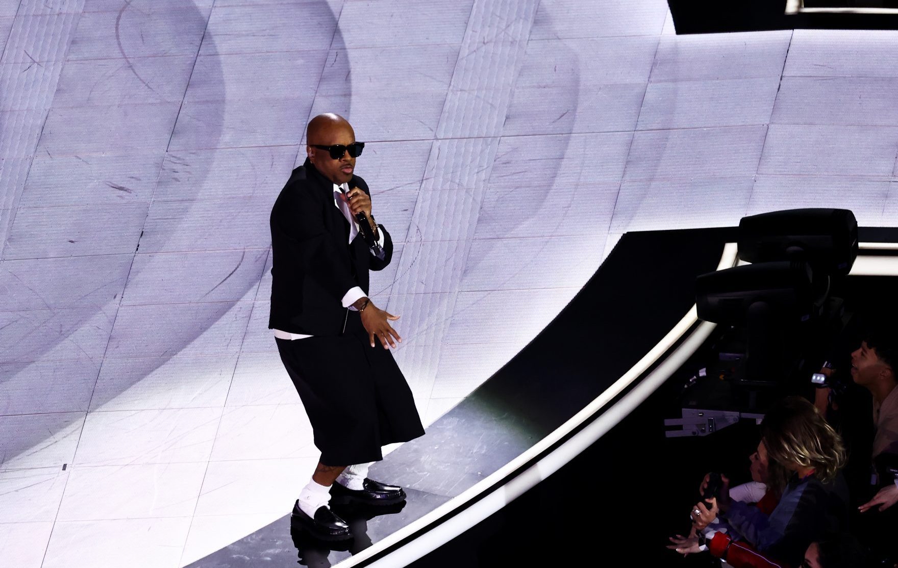 Jermaine Dupri aborda las reacciones a su ataque viral en el Super Bowl