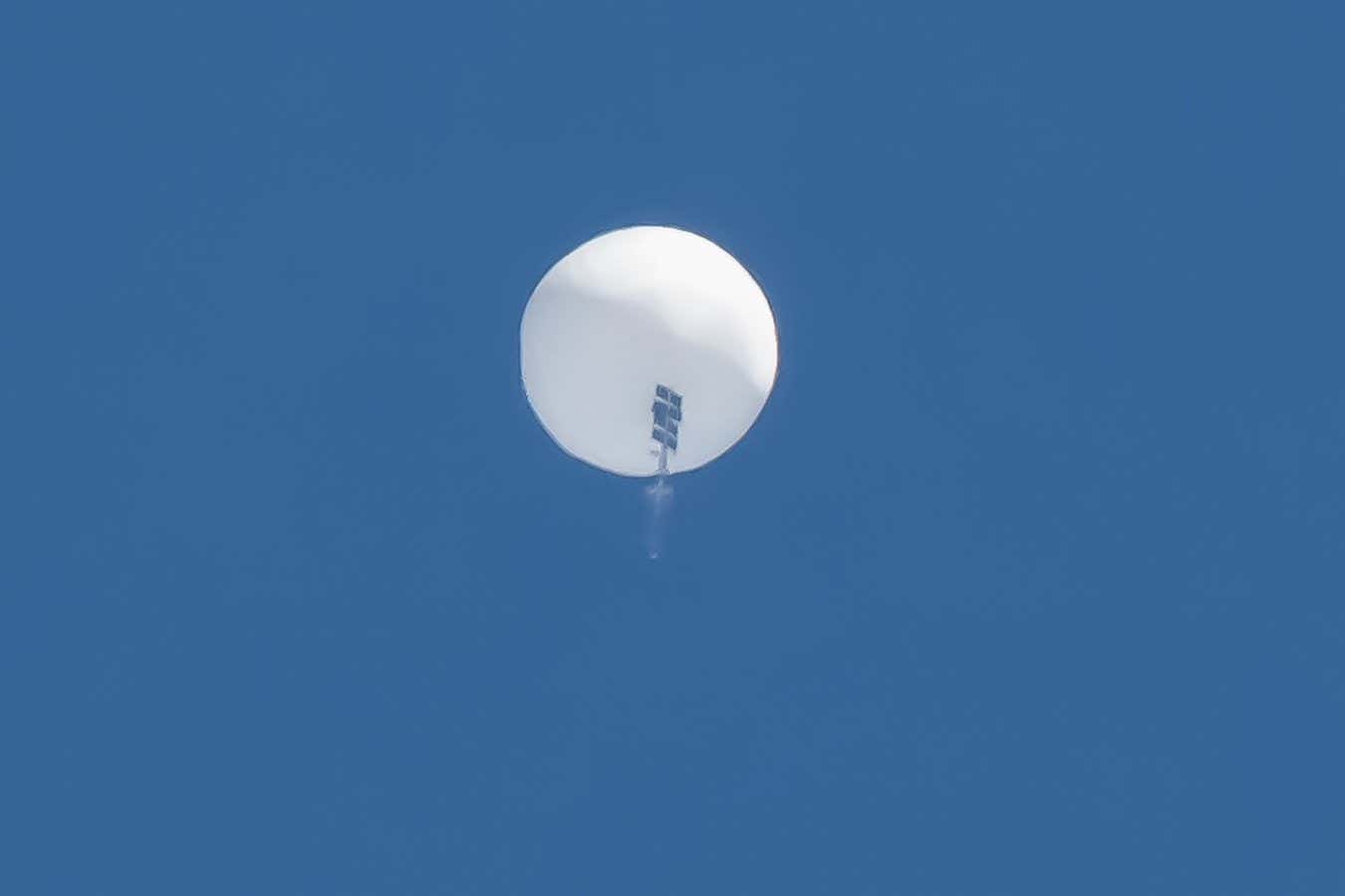 Ejércitos de robots lucharon en Twitter por el incidente del globo espía chino