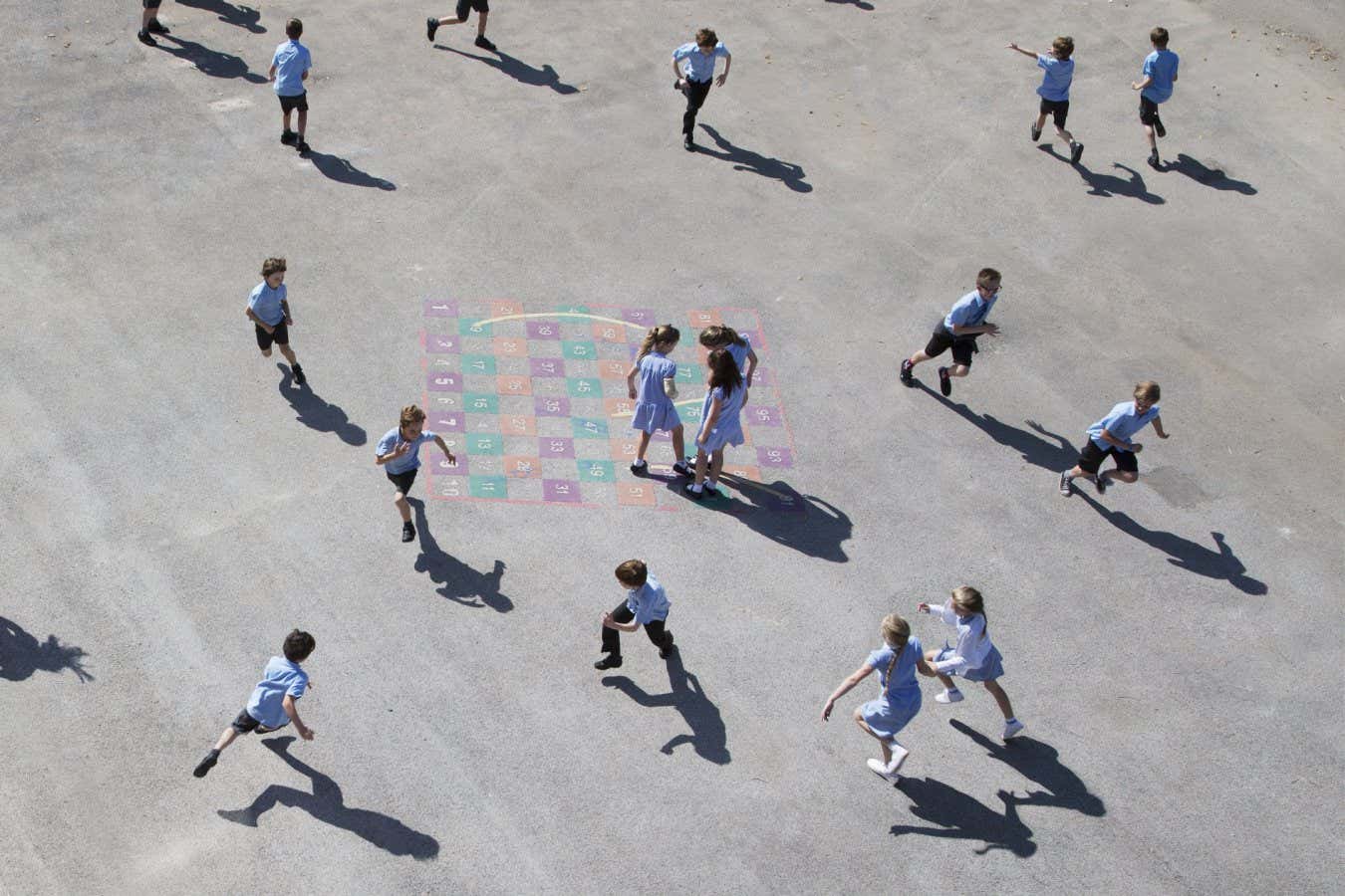 Los uniformes escolares pueden impedir que los niños hagan suficiente ejercicio