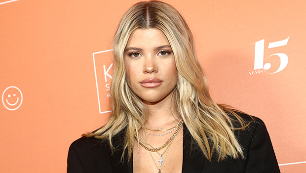 La bruma facial favorita de Sofia Richie cuesta menos de $ 20 – Hollywood Life