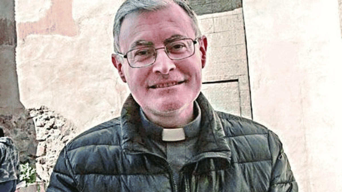 Sacerdote español es expulsado de su parroquia en la Costa Blanca por llamar “hereje” al Papa Francisco