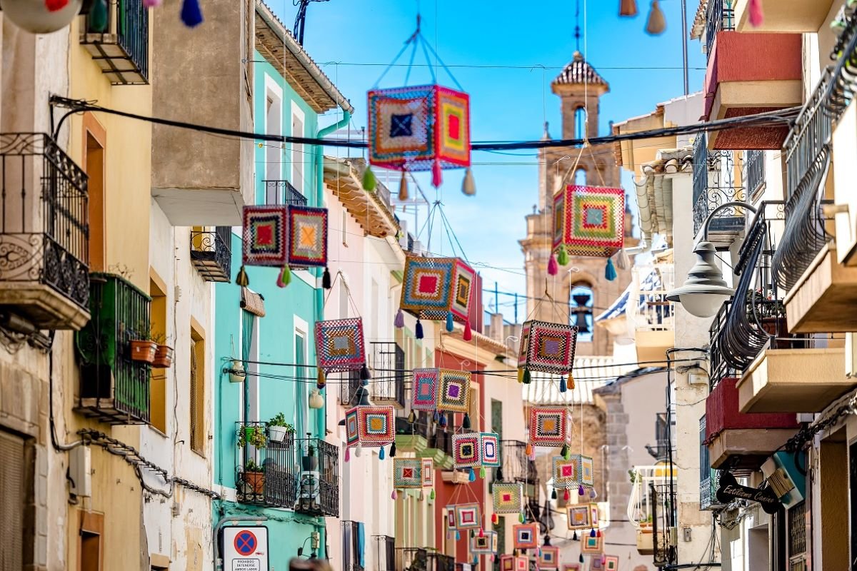 Comedia y Diseño Urbano para el Día de la Mujer « Euro Weekly News