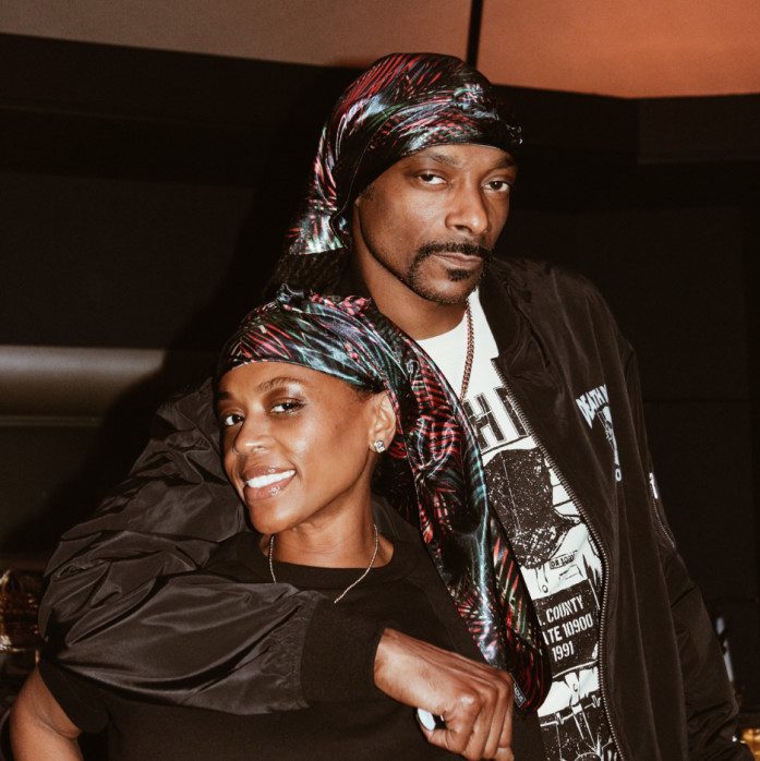 La colección Broadus de Shante & Snoop Dogg, una línea de bufandas de lujo, hace su aparición en el Atlanta Bronner Bros Show