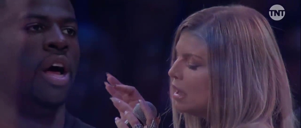 Draymond Green dice que Damian Lillard lo hizo reír durante el infame himno nacional de Fergie
