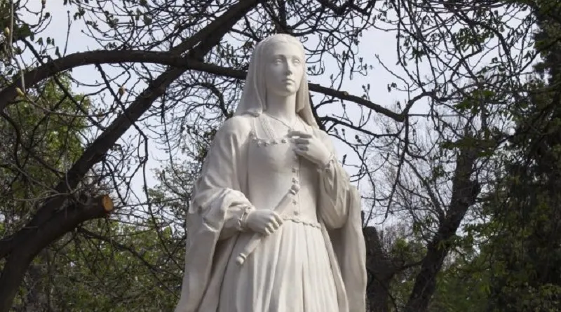 Juana “La Loca” finalmente toma su pedestal real ⋆ Madrid Metropolitan