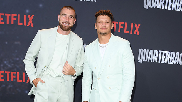 Travis Kelce y Patrick Mahomes continúan la celebración de la victoria del Super Bowl con el canto largo ‘We Are the Champions’ en Las Vegas – Hollywood Life