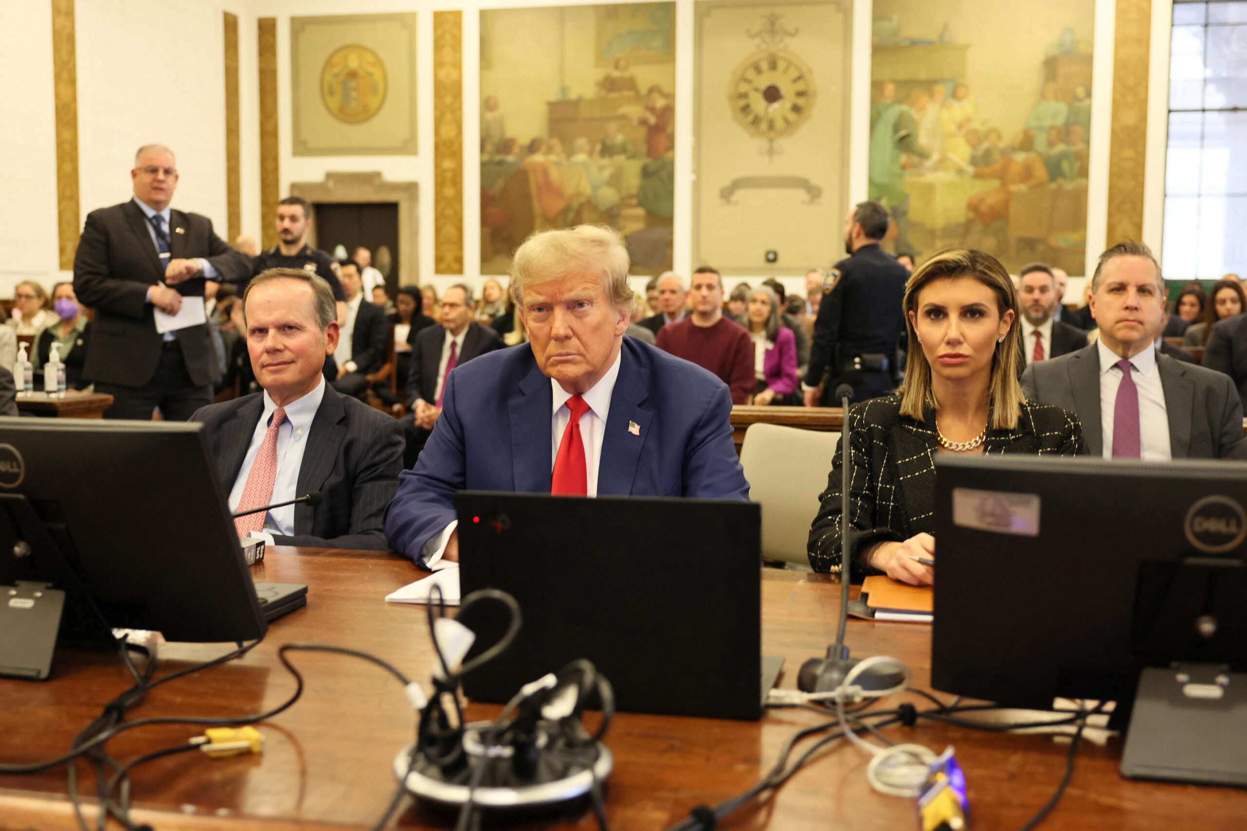 Trump condenado a pagar 364 millones de dólares por inflar sus activos en un juicio por fraude civil