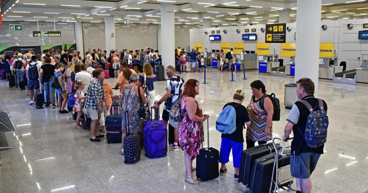 Gran caída de vuelos internacionales esta Semana Santa
