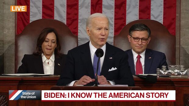 El presidente Joe Biden pronunció esta semana un discurso sobre el estado de la Unión inspirador, enérgico y patriótico.  El discurso neutralizó las narrativas negativas en las que se han basado los republicanos para debilitar a Biden en las mentes y los corazones del pueblo estadounidense.  Biden recordó a los estadounidenses los logros históricos de su administración, la amenaza que representa Trump para la democracia y la importancia de la moralidad, la compasión y el patriotismo.