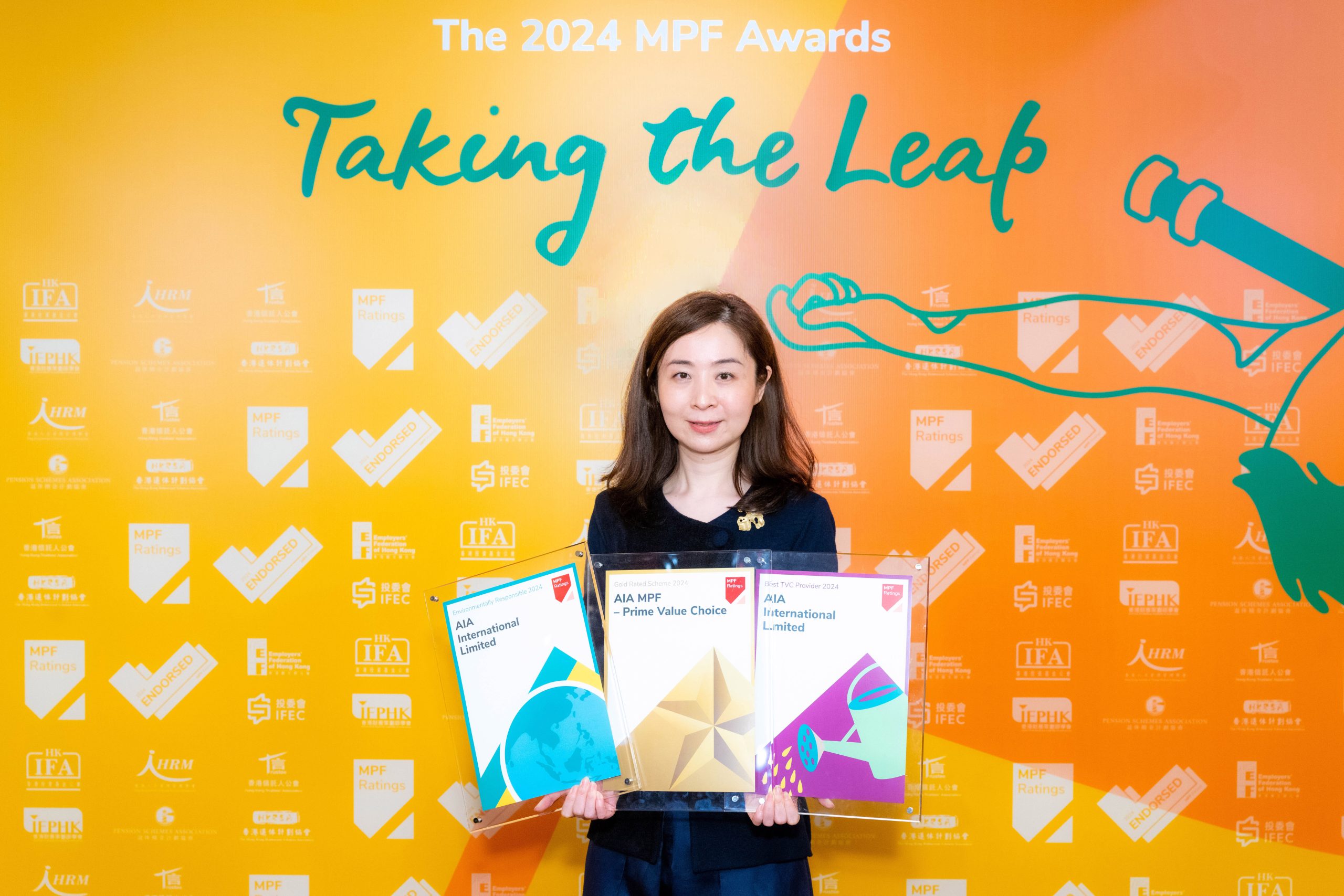 AIA Hong Kong gana más de 20 galardones en los premios MPF Ratings MPF, BENCHMARK MPF del año y Bloomberg Businessweek Top Fund Awards
