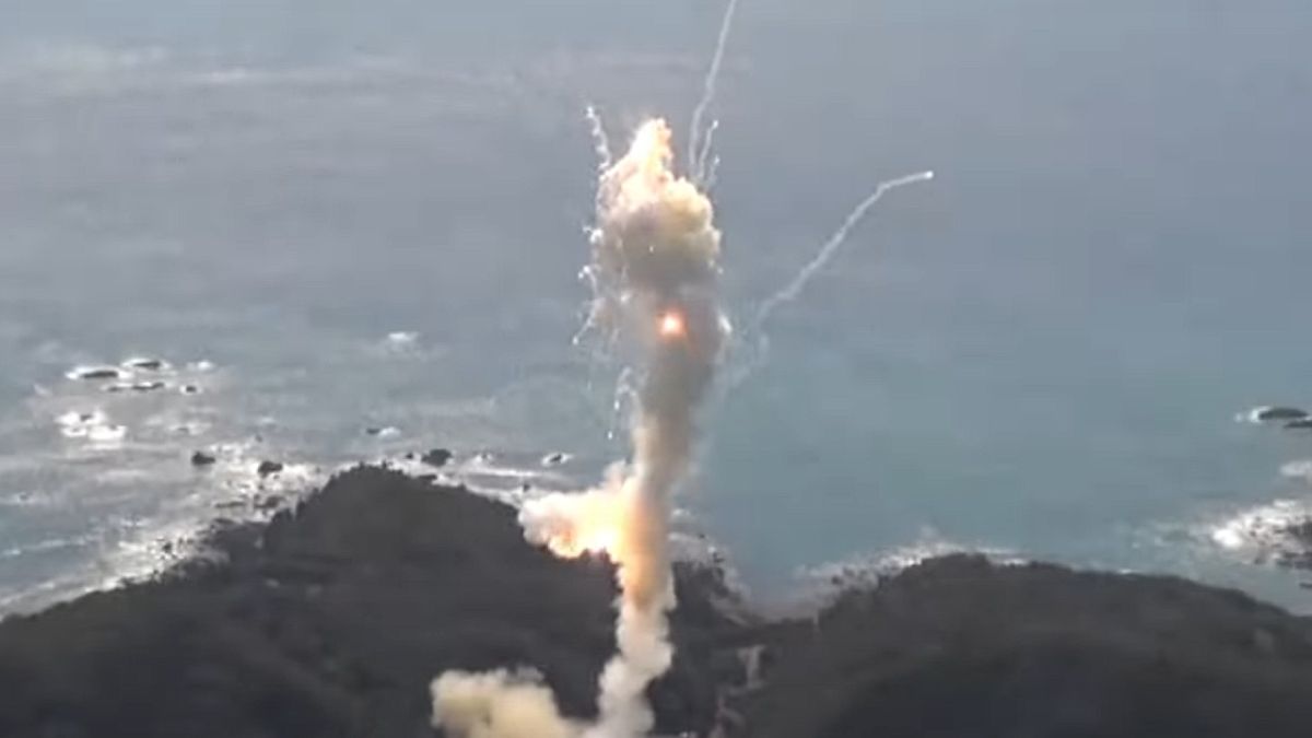 El primer cohete comercial de Japón explota poco después del despegue (vídeo)