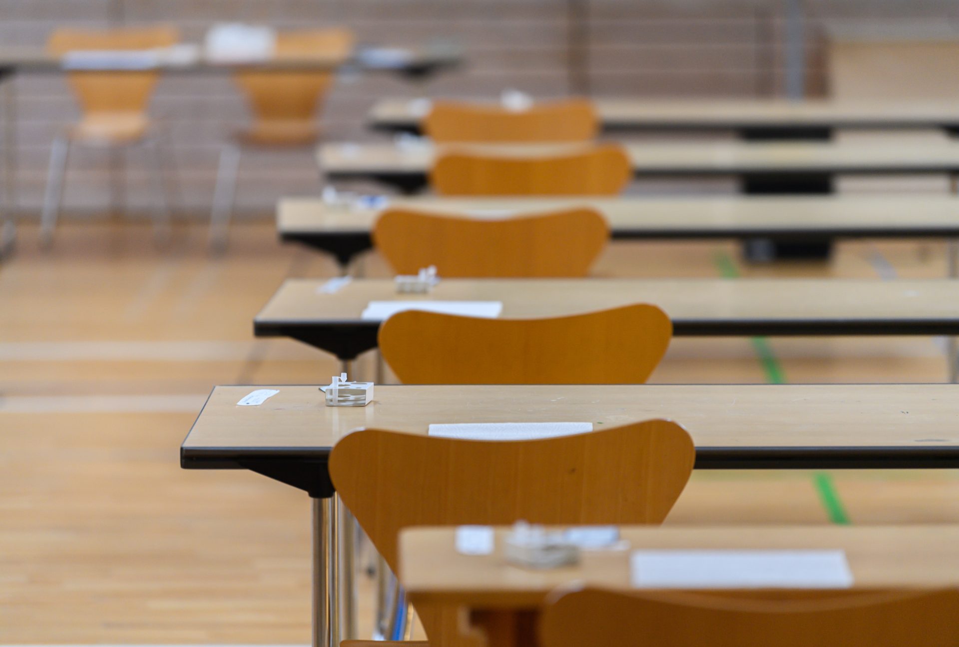 Escuela de Oklahoma bajo investigación por competencia de chuparse los dedos del pie