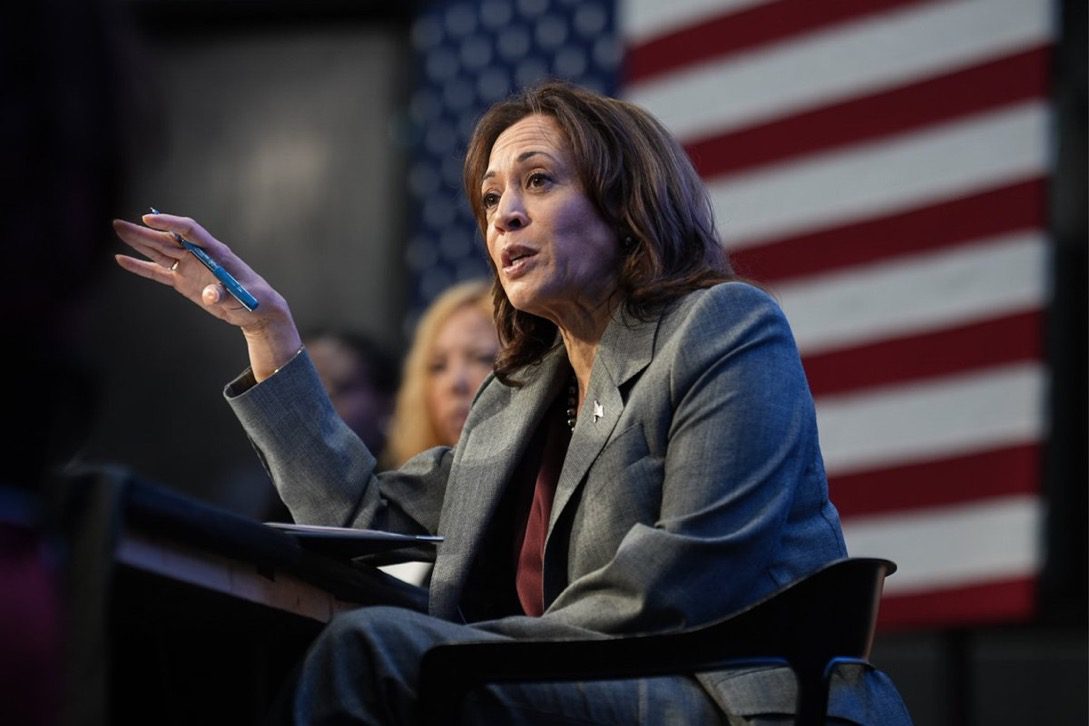Kamala Harris critica al débil Trump por inclinarse ante el lobby de las armas