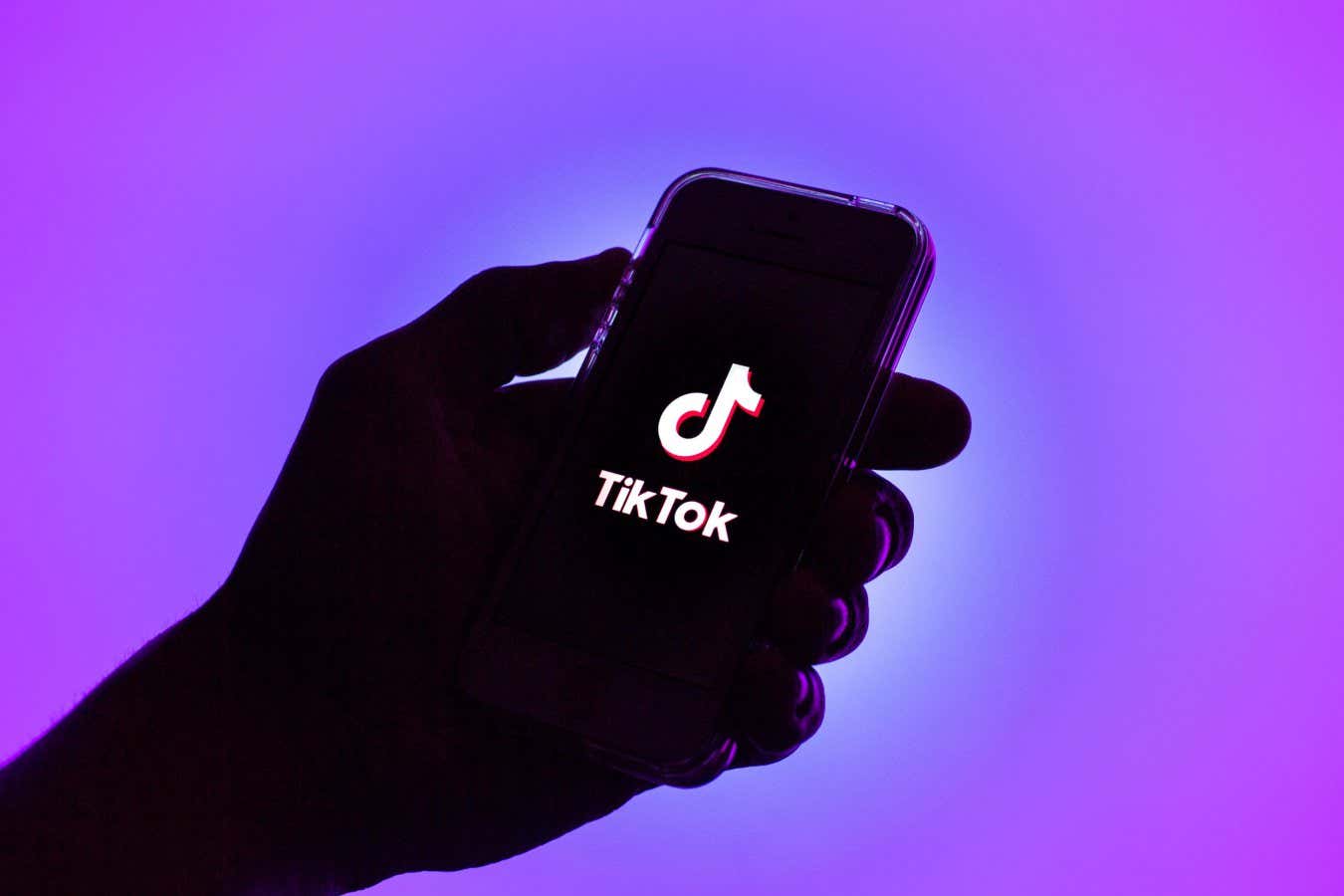 Los legisladores estadounidenses votan a favor de prohibir TikTok a menos que rompa sus vínculos con China