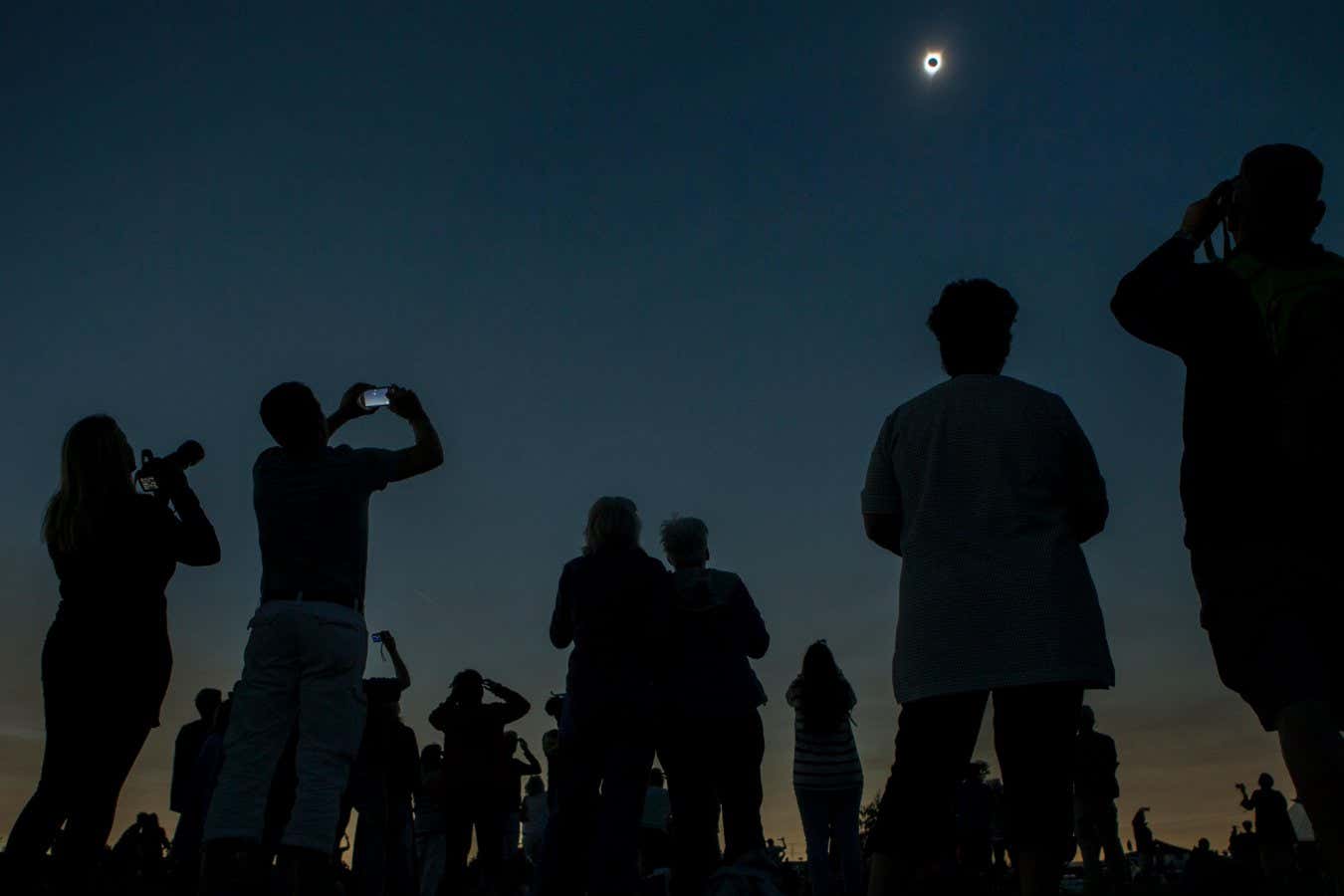 Cómo tomar una impresionante fotografía del eclipse solar total de este abril de 2024