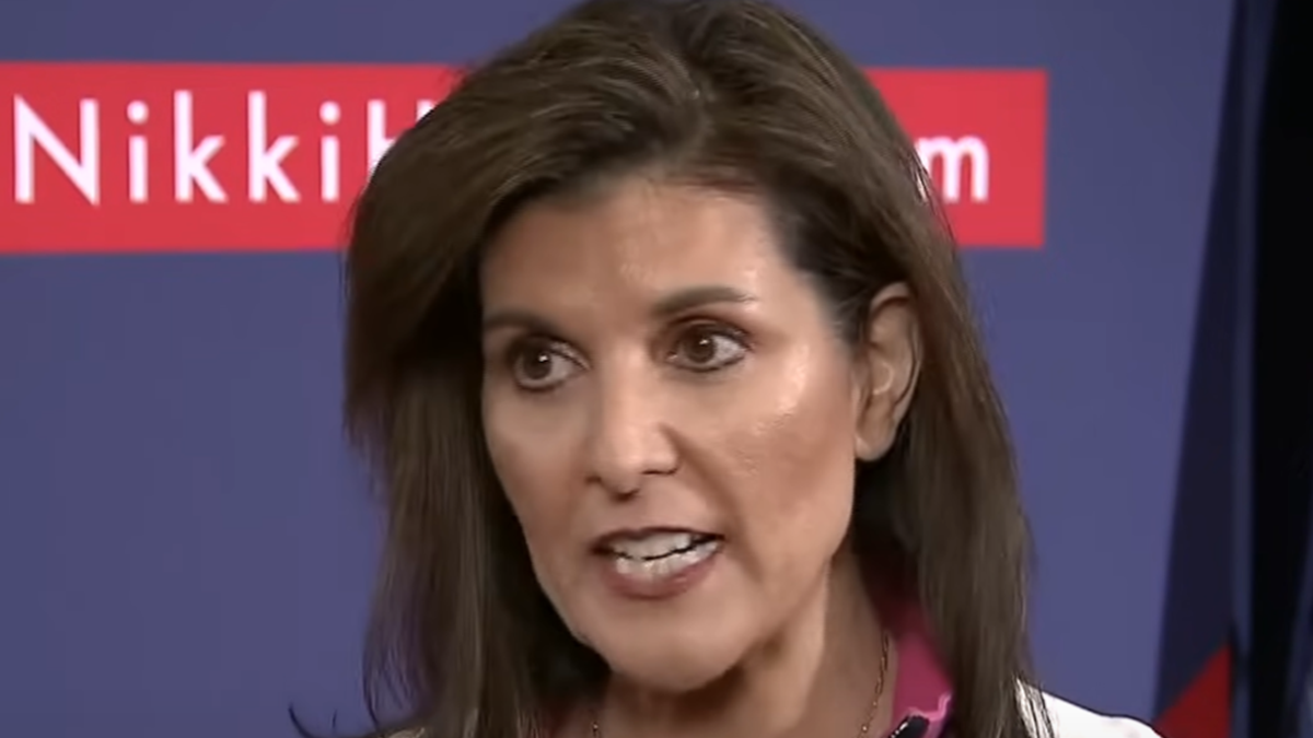 La campaña de Trump se burla de Nikki Haley después de que ella GANÓ su primera primaria en DC – ‘Queen Of The Swamp’