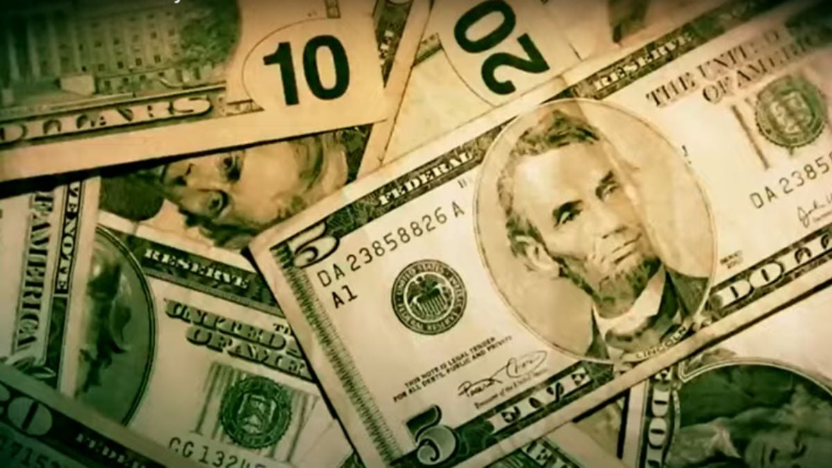 ¿Por qué la mitad de los hijos adultos siguen manteniendo económicamente a sus padres?