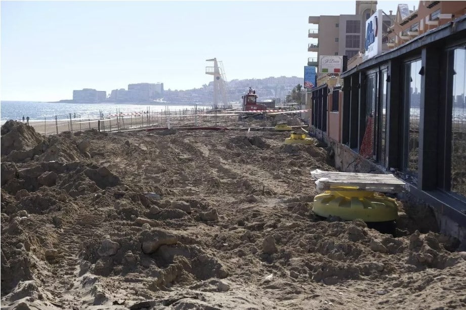 La falta de camino peatonal afecta gravemente al negocio de La Mata