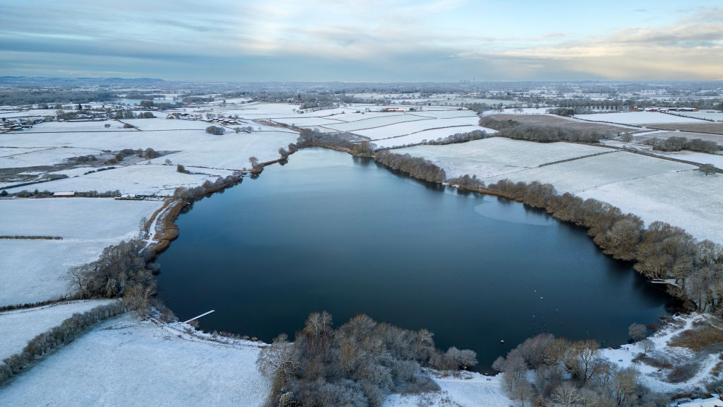 Los mapas meteorológicos del Reino Unido señalan un raro evento de nieve a medida que bajan las temperaturas