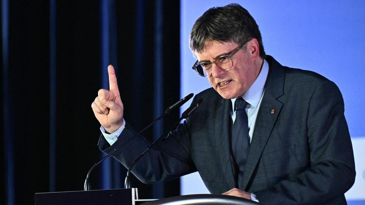 DISCURSO PUIGDEMONT |  Carles Puigdemont se presenta a las elecciones de Cataluña el 12M con este discurso