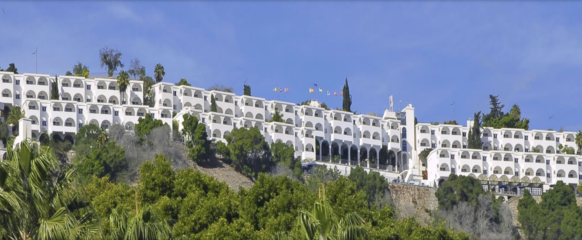 Se inicia una investigación después de que un hombre fuera encontrado muerto en una habitación de hotel económico • The Canary News