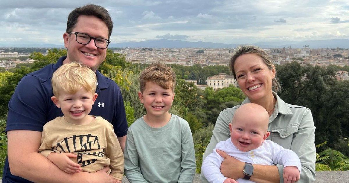Dylan Dreyer explica por qué se ducha con sus 3 hijos