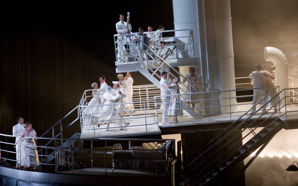 Real Ópera Escenifica El Pasajero ⋆ Madrid Metropolitan