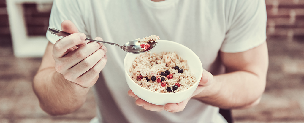 He aquí por qué reducir los carbohidratos a cambio de proteínas podría no ayudarle a desarrollar músculo: ScienceAlert
