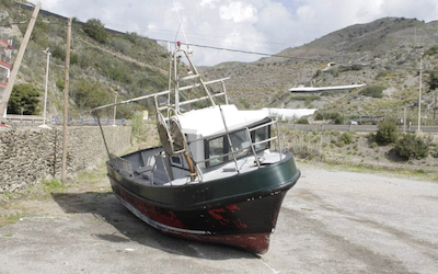 Barco pesquero argelino varado |  Noticias Gaceta Costa Tropical