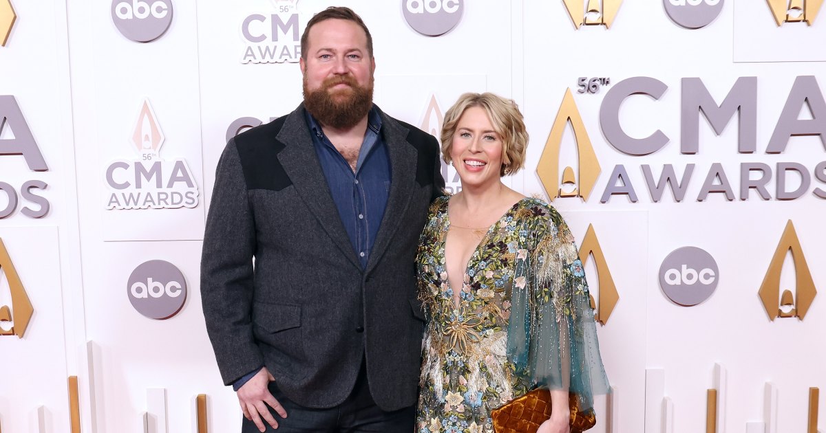 Ben Napier de su ciudad natal luce desnudo en una foto sin camisa