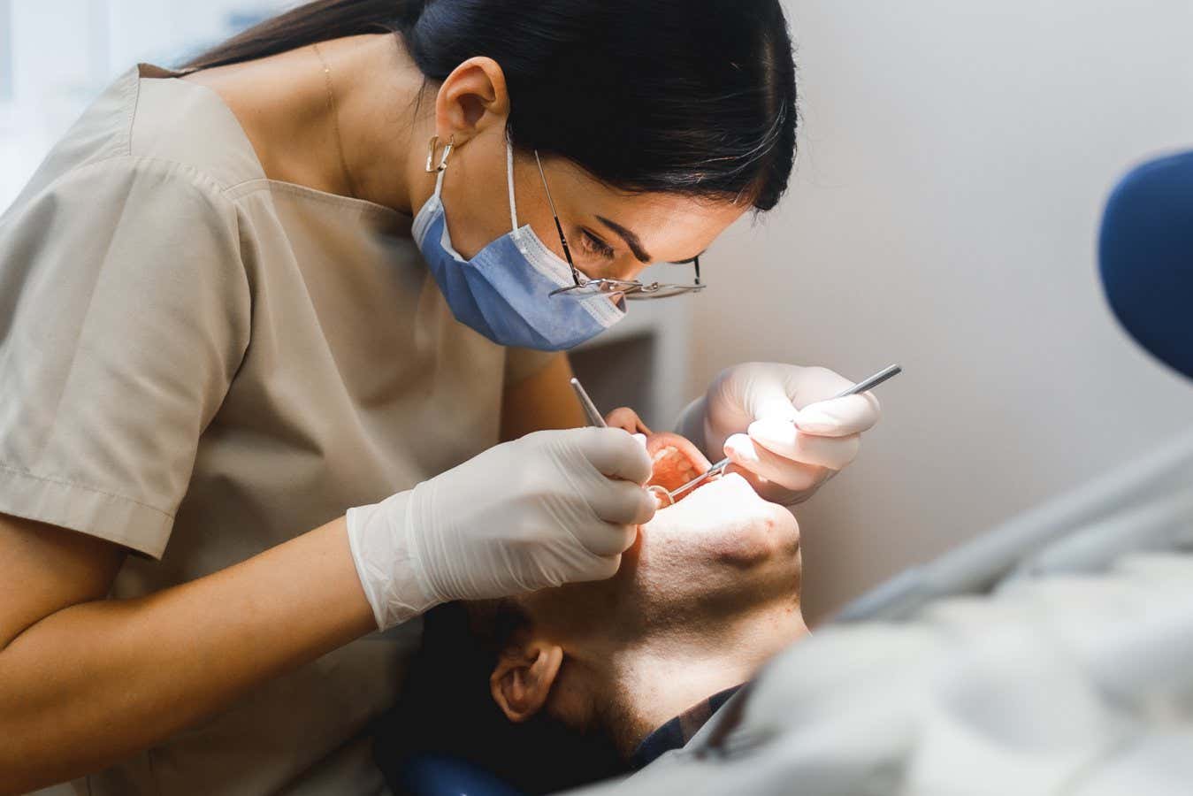 El tratamiento de la enfermedad de las encías puede prevenir los latidos cardíacos irregulares