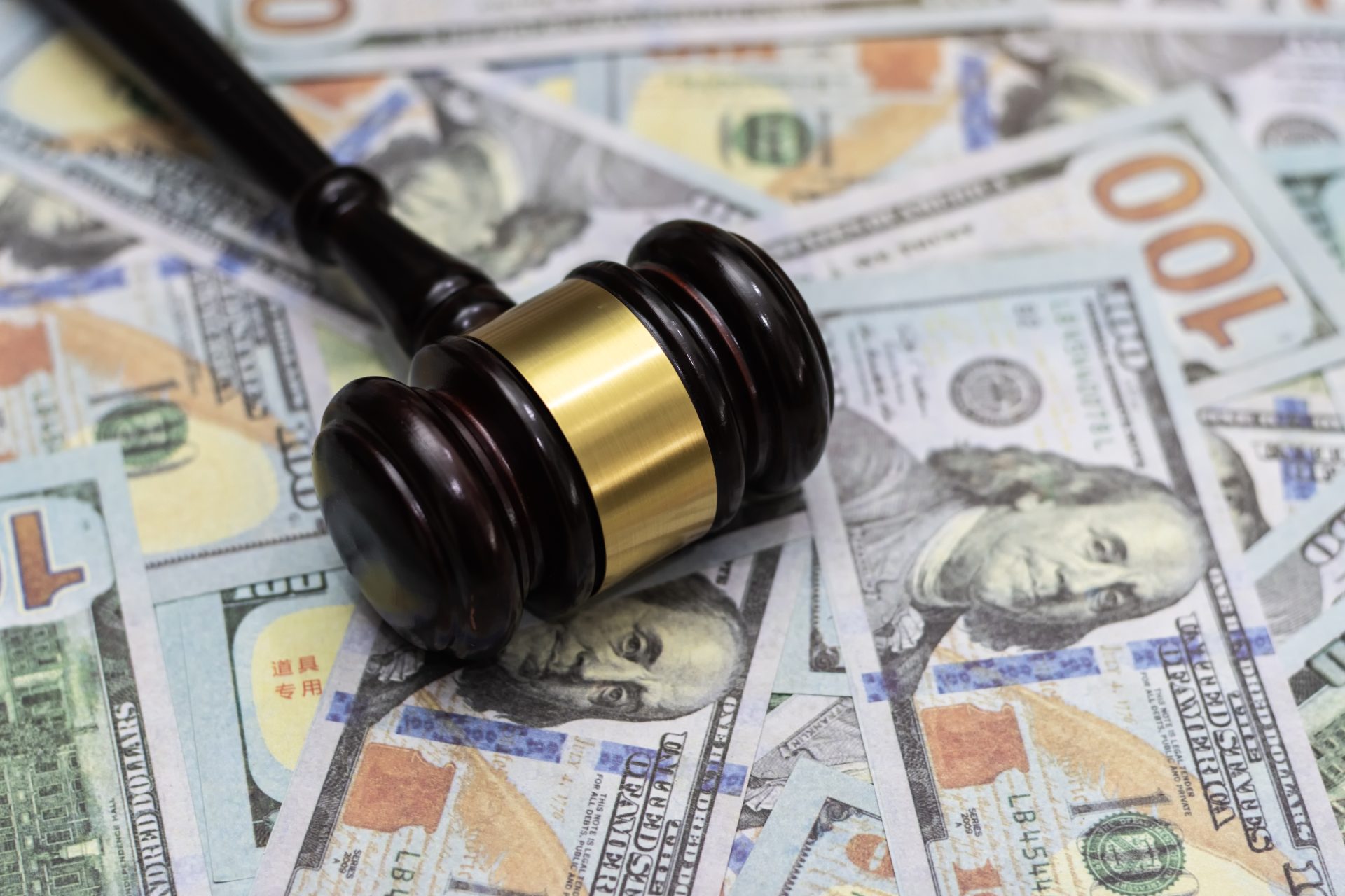 Clubes de striptease de Arizona demandados por estafar 1 millón de dólares a sus clientes