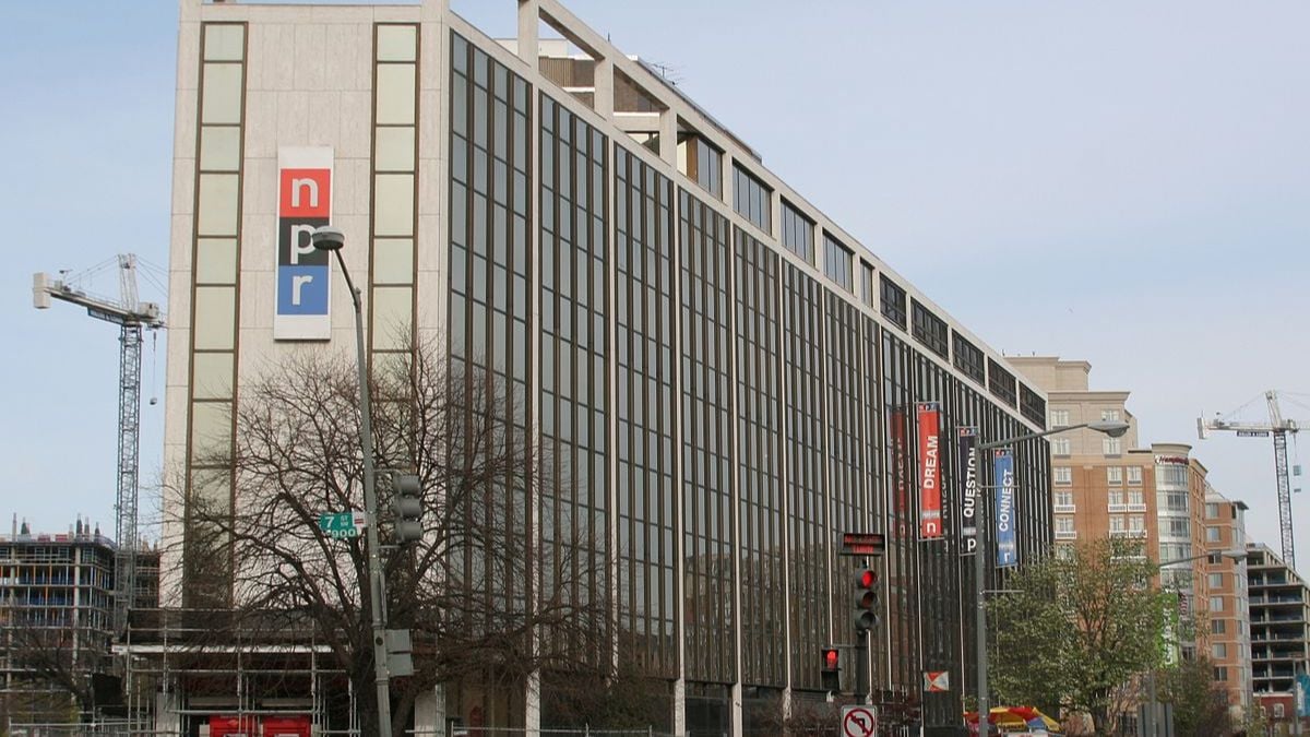 El veterano de NPR, Uri Berliner, revela cómo las redacciones tradicionales han perdido credibilidad