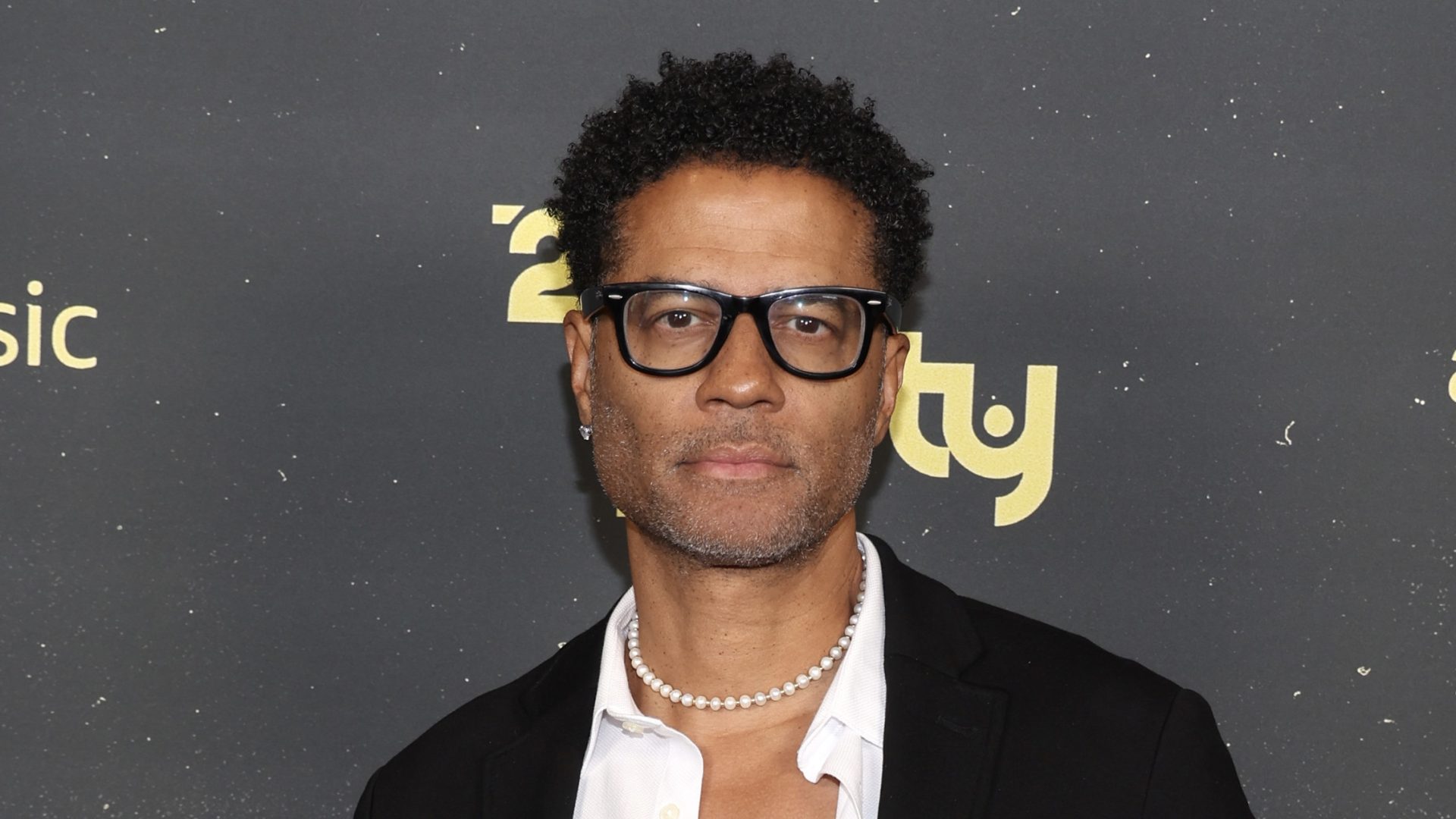 Eric Benét se vuelve viral y muestra su voz desde la bañera (VER)