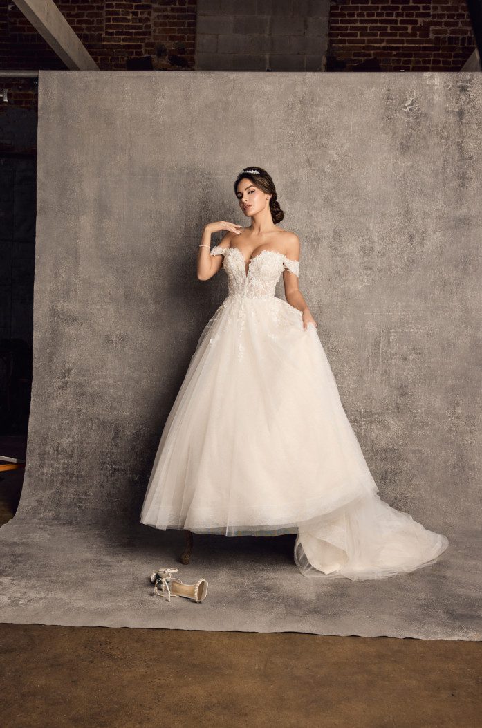 David’s Bridal lanza la primera Semana de la moda nupcial totalmente digital en TikTok y estrena la colección Otoño 2024 a través de una asociación innovadora con Love is Blind Star, Jessica Vestal