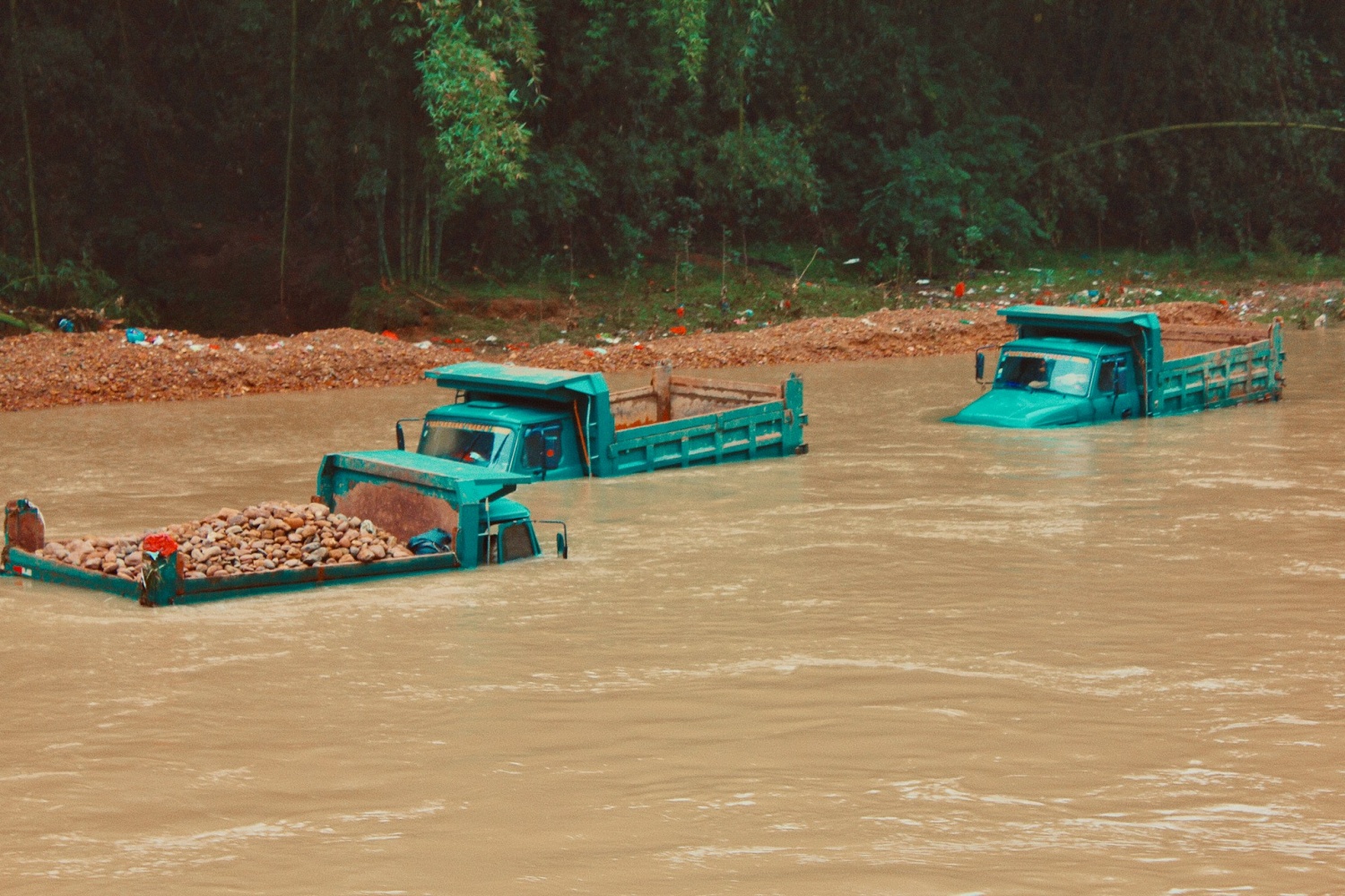 Inundaciones en China: Más de 100.000 personas evacuadas en el sur de China en medio de fuertes lluvias e inundaciones mortales