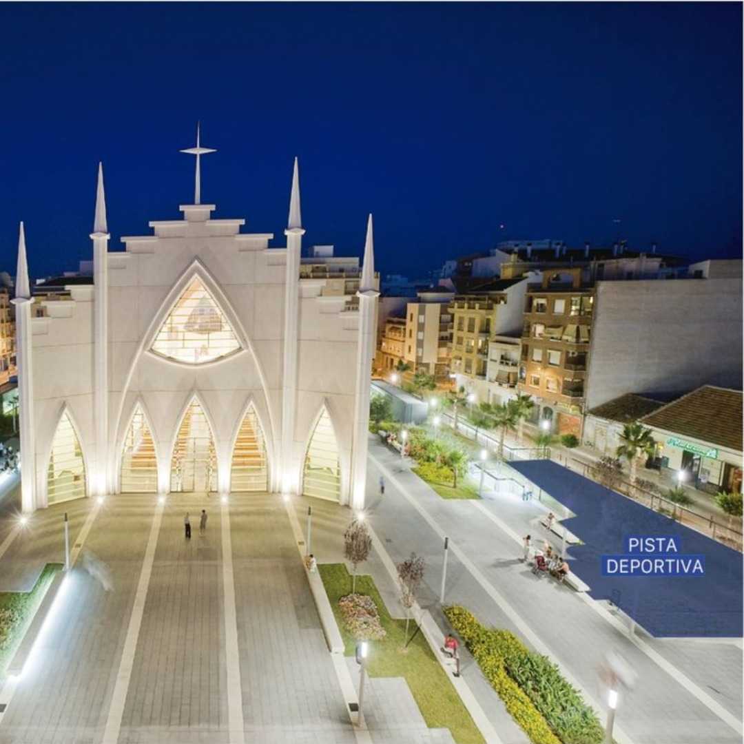 Plaza De Oriente para conseguir una zona deportiva